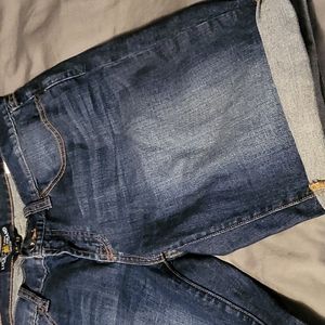 Lucky Abbey Bermuda shorts